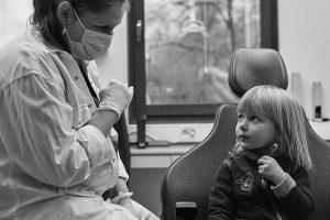 Journal roundtable explores practices to reduce anesthesia-related deaths in pediatric dentistry