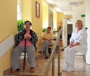 Look at the role of nursing home specialists in reducing hospital readmissions