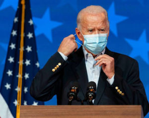 Biden wearing mask at podium