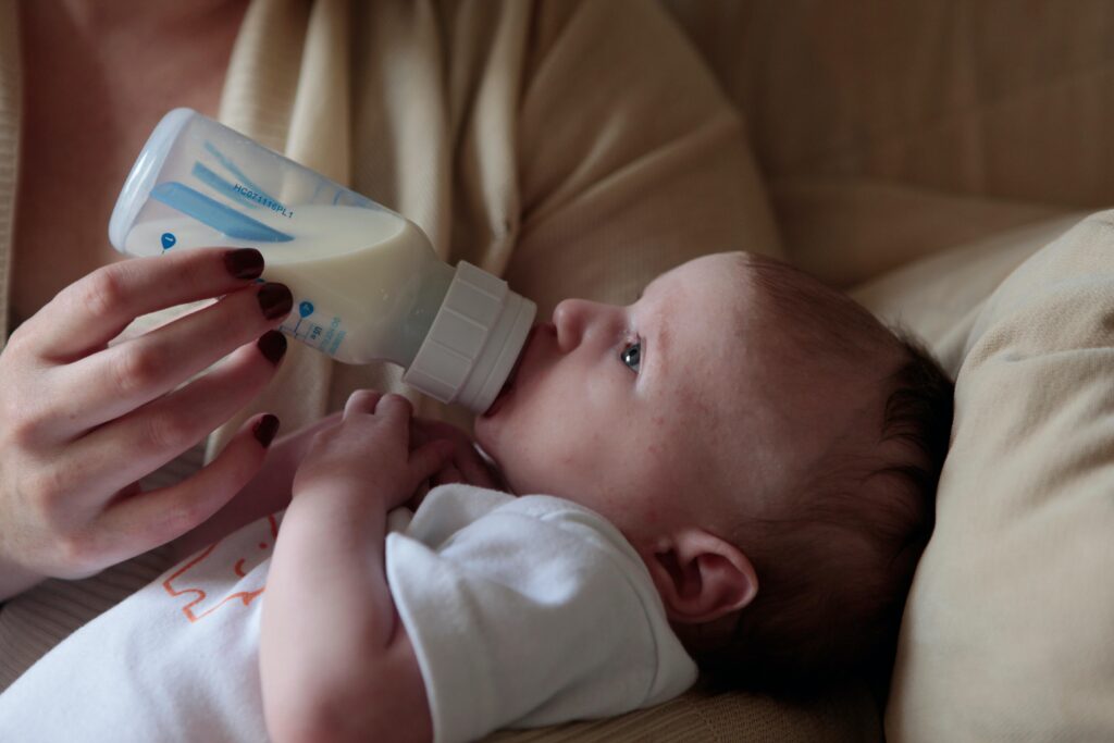 New baby formula shortage tip sheet spotlights health and&nbsp;economic&nbsp;disparities