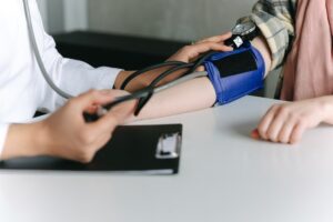 Study: High blood pressure in your 30s may mean poorer brain health in your 70s