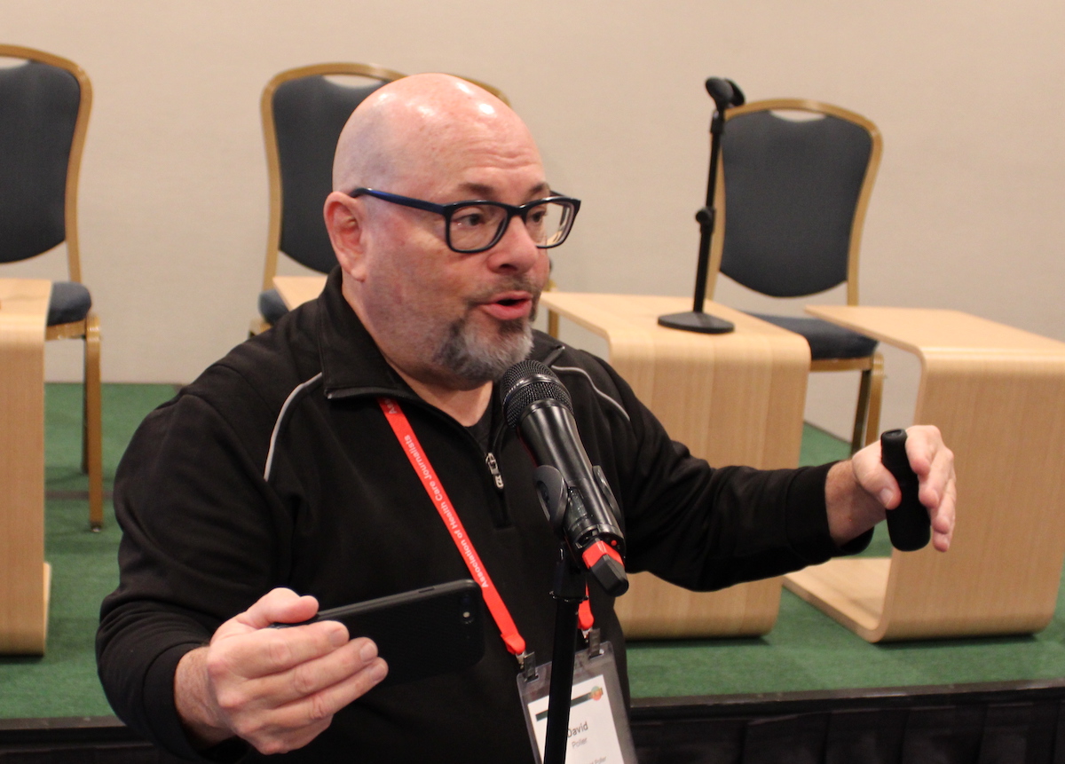 David Poller speaks at HJ25 about how to take better photos.