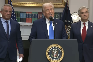 Trump, RFK and Dr. Oz during a Sept. 22 press conference claiming that acetaminophen is linked to autism.