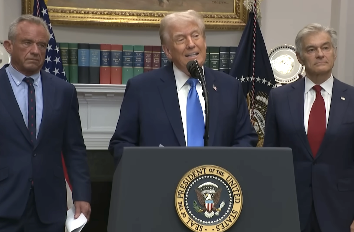 Trump, RFK and Dr. Oz during a Sept. 22 press conference claiming that acetaminophen is linked to autism.