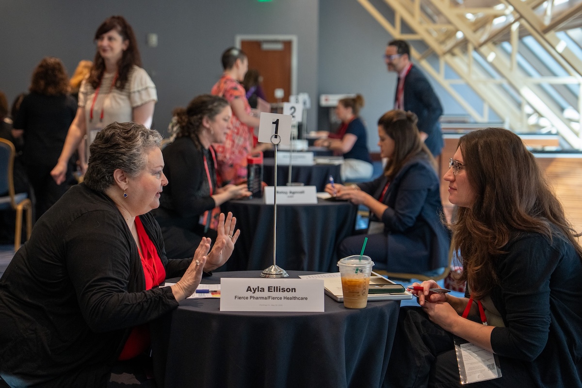 An HJ26 attendee pitches to Fierce Life Sciences and Healthcare Editor-in-Chief Ayla Ellison at PitchFest. Photo by Zachary Linhares