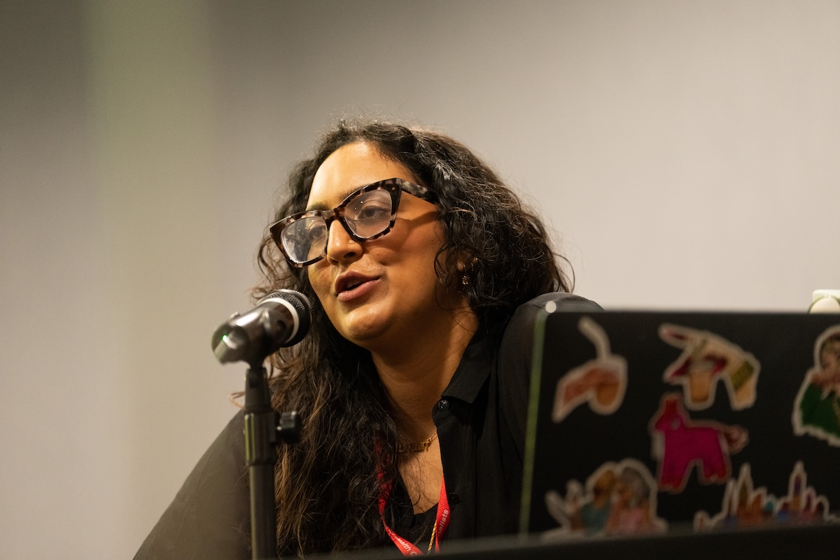 Maya Srikrishnan, research lead with News Creator Corps, at HJ26. Photo by Zachary Linhares
