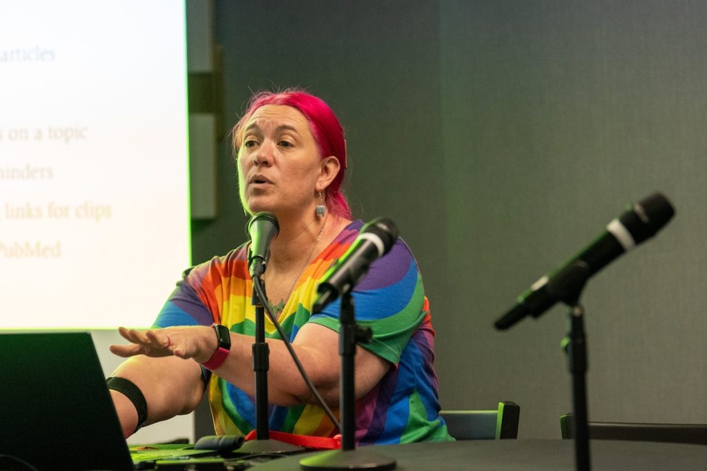 Tara Haelle speaks about how to effectively use a remote personal assistant at HJ26. Photo by Zachary Linhares