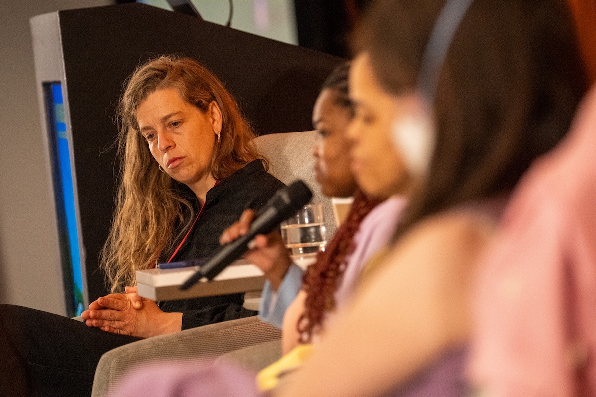 Moderator Megan Molteni of STAT on the HJ26 panel "Survival of the fittest: Covering the resurgence of eugenics-coded health policies and products." Photo by Zachary Linhares