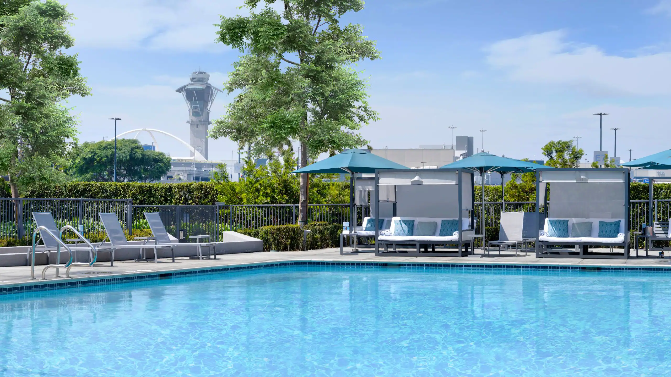 Hyatt Regency LAX pool